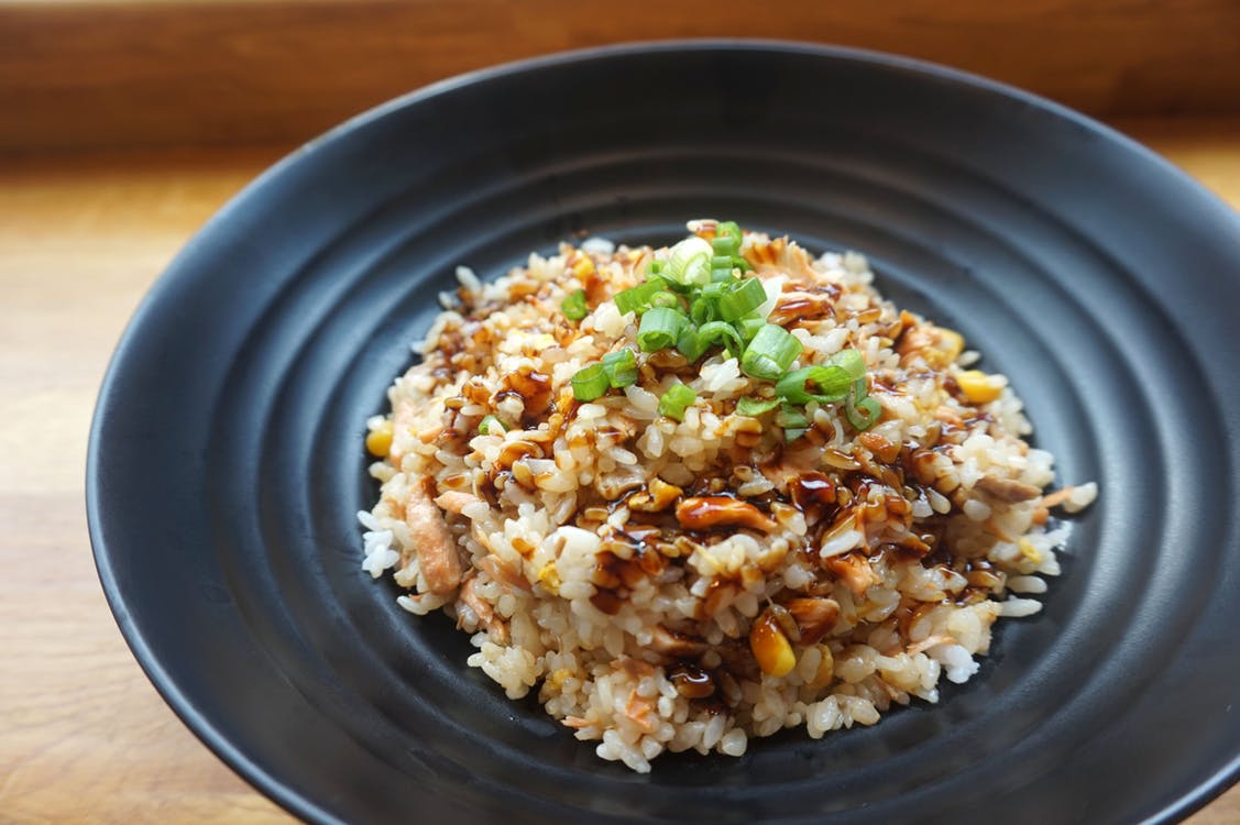 Reis Lunchbox mit frischem Gemüse und Soja-Hack - Planetbox